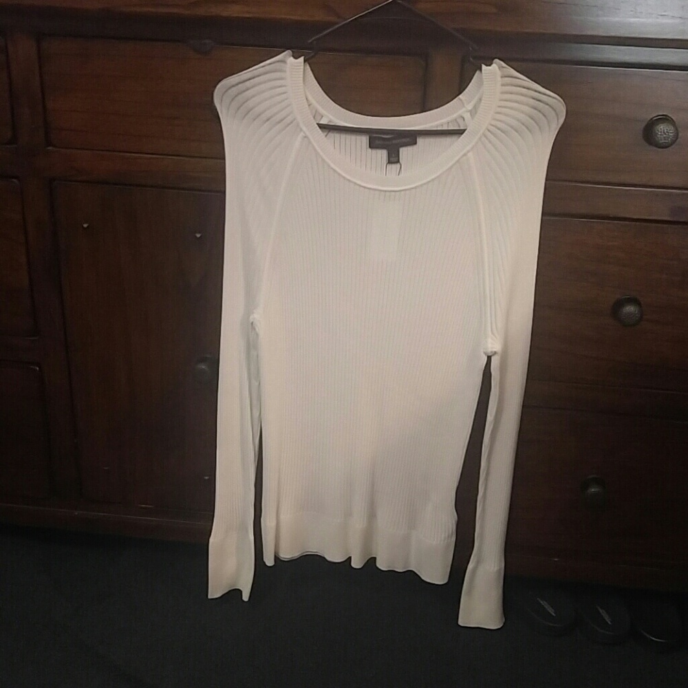 Pure white top. Just right for jeans or a skirt